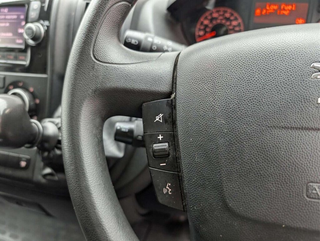 Used 2021 71 PEUGEOT BOXER 2.2 BlueHDi 333 Professional Panel Van 5dr Diesel Manual L1 H1 Euro 6 (s/s) (120 ps) NAVIGATION+CRUISE CONTROL CLICK & COLLECT/HOME DELIVERY