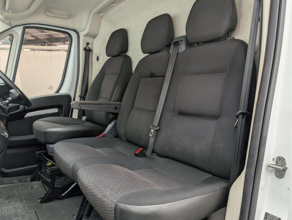 Used 2021 71 PEUGEOT BOXER 2.2 BlueHDi 333 Professional Panel Van 5dr Diesel Manual L1 H1 Euro 6 (s/s) (120 ps) NAVIGATION+CRUISE CONTROL CLICK & COLLECT/HOME DELIVERY