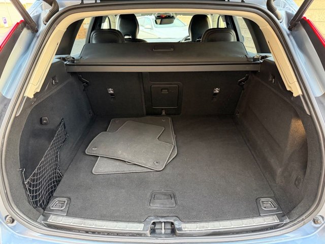 2019 Volvo Xc60 2L Momentum Pro 5dr - Photo 8