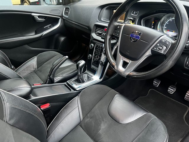 2016 VOLVO V40 - Photo 4