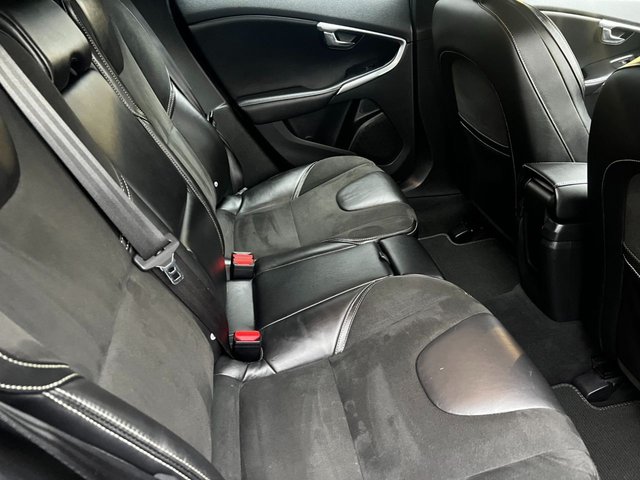 2016 VOLVO V40 - Photo 5