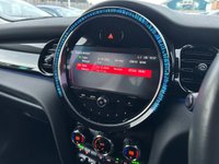 USED 2022 72 MINI HATCH 1.5 Cooper Classic Hatchback 3dr Petrol Steptronic Euro 6 (s/s) (136 ps) Heated Seats & Apple Carplay