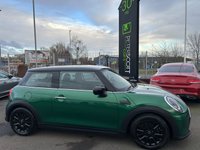 USED 2022 72 MINI HATCH 1.5 Cooper Classic Hatchback 3dr Petrol Steptronic Euro 6 (s/s) (136 ps) Heated Seats & Apple Carplay