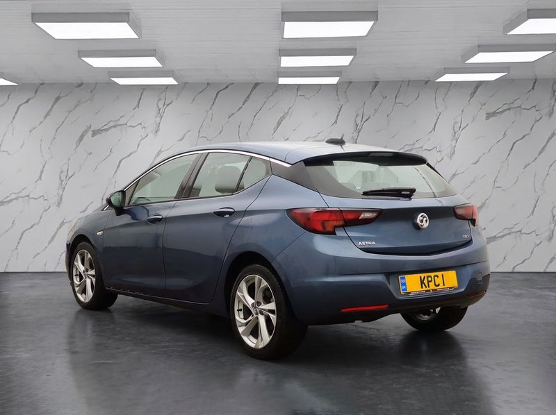 2015 Vauxhall Astra in blue — photo 3 of 11