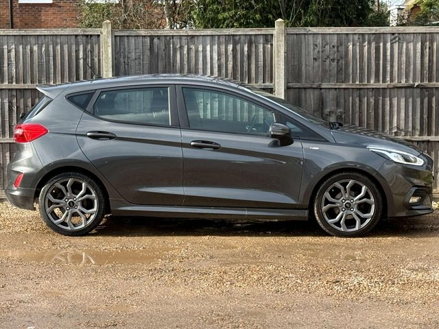 2018 Ford Fiesta - Photo 11