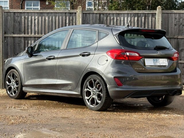 2018 Ford Fiesta - Photo 4