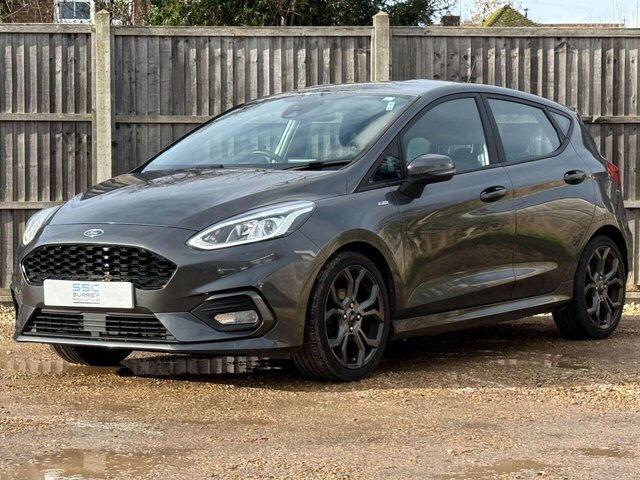 2018 Ford Fiesta - Photo 2