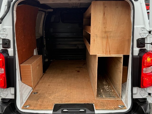 2022 Vauxhall Vivaro 1.5L Dynamic 6dr - Photo 9