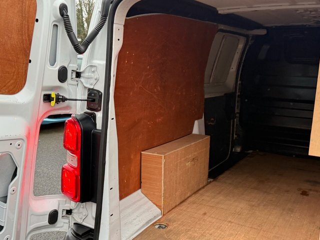 2022 Vauxhall Vivaro 1.5L Dynamic 6dr - Photo 10