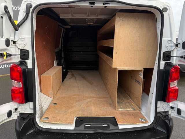 2022 Vauxhall Vivaro 1.5L Dynamic 6dr - Photo 9