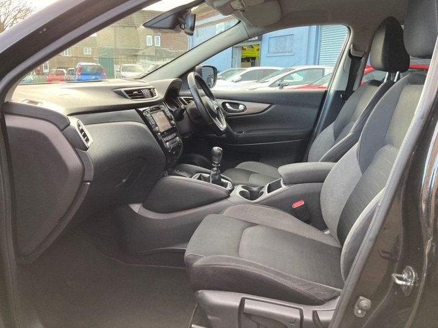 2017 Nissan Qashqai 1.5L N-Connecta 5dr - Photo 4
