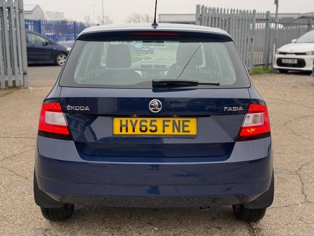 2015 SKODA FABIA - Photo 4