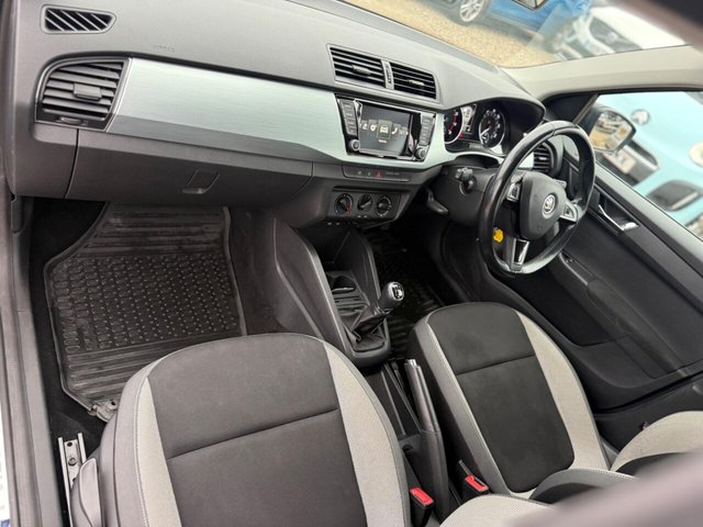 2015 SKODA FABIA - Photo 9