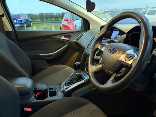 2012 Ford Focus - Photo 12