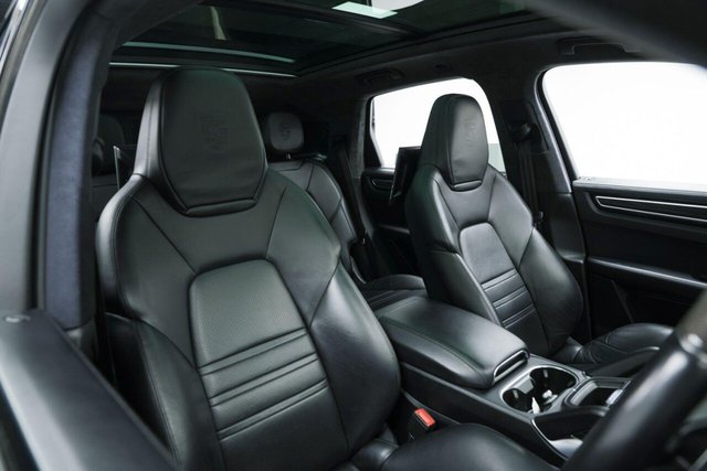 2019 PORSCHE CAYENNE 4.0T V8 Turbo TiptronicS 4WD Euro 6 (s/s) 5dr - Photo 12