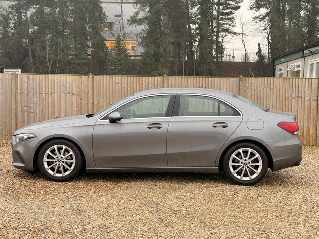 2020 Mercedes-Benz A-CLASS - Photo 2