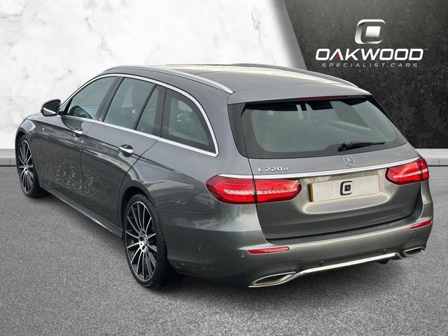 2017 Mercedes-Benz E-CLASS - Photo 8