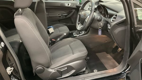 2013 FORD FIESTA - Photo 8