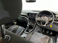 USED 2019 19 VOLKSWAGEN T-CROSS 1.0 TSI SE SUV 5dr Petrol Manual Euro 6 (s/s) (95 ps) 2 keys, rear parking sensors, DAB