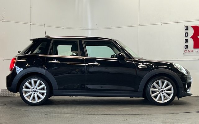 2019 MINI Hatch 1.5L Cooper Classic 5dr - Photo 2