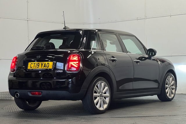 2019 MINI Hatch 1.5L Cooper Classic 5dr - Photo 3