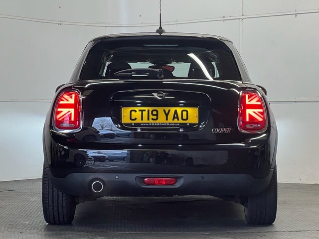 2019 MINI Hatch 1.5L Cooper Classic 5dr - Photo 4