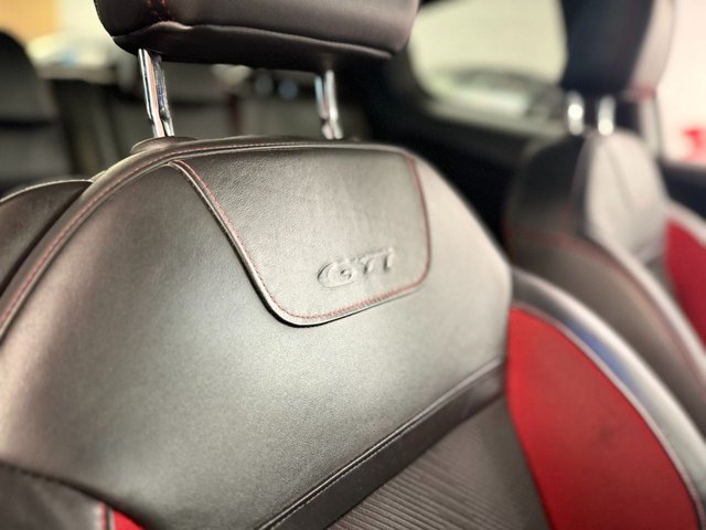 2015 Peugeot 208 1.6L GTI 3dr - Photo 8