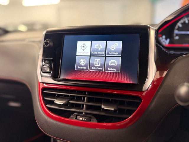 2015 Peugeot 208 1.6L GTI 3dr - Photo 10