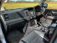 USED 2010 10 MITSUBISHI SHOGUN 3.2 DI-DC Elegance SUV 5dr Diesel Auto 4WD Euro 5 LWB (197 ps) 