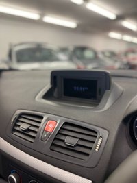 USED 2011 11 RENAULT MEGANE 1.6 16V Dynamique TomTom Convertible 2dr Petrol Manual Euro 5 (110 ps) 