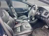 USED 2015 15 VOLVO V40 2.0 D4 R-Design Lux Nav Hatchback 5dr Diesel Geartronic Euro 6 (s/s) (190 ps) ** GLASS PANORAMIC SUNROOF **ULE