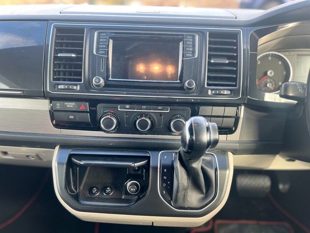 2017 Volkswagen Transporter 2L Highline 5dr - Photo 8