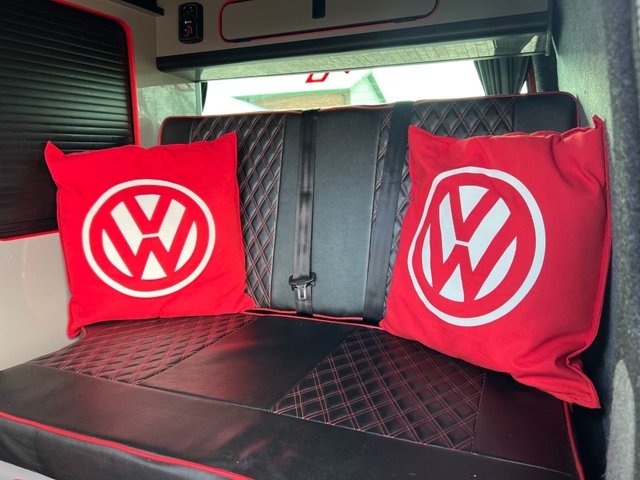 2017 Volkswagen Transporter 2L Highline 5dr - Photo 12