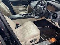 USED 2016 JAGUAR XJ 3.0d V6 Portfolio Saloon 4dr Diesel Auto Euro 6 (s/s) (300 ps) 