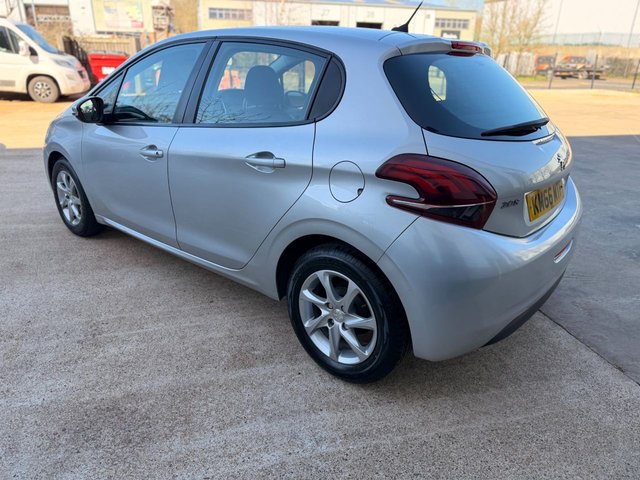 2016 PEUGEOT 208 - Photo 5