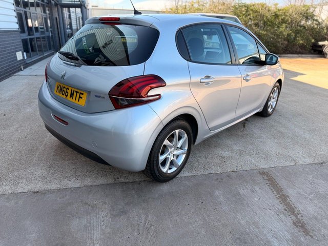 2016 PEUGEOT 208 - Photo 7