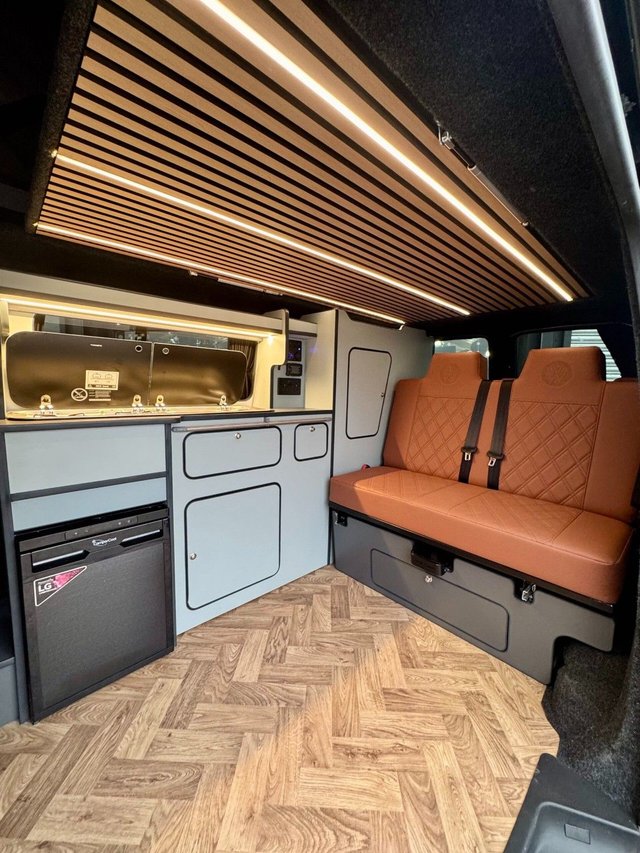 2010 Volkswagen Transporter 2L T30 4dr - Photo 5