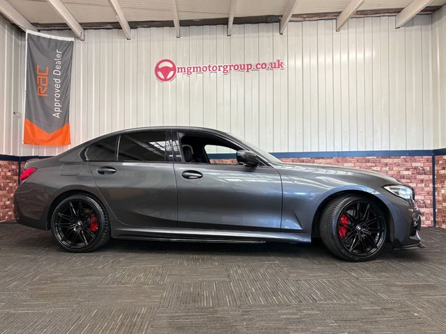 2020 BMW 3 SERIES - Photo 2