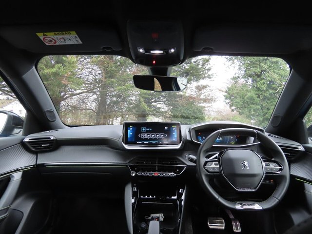 2021 PEUGEOT E-2008 - Photo 7