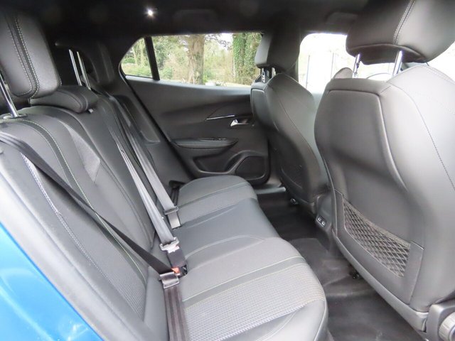 2021 PEUGEOT E-2008 - Photo 9