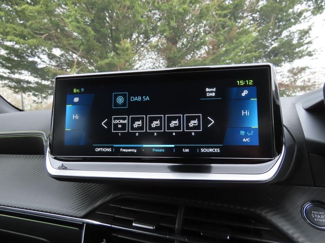 2021 PEUGEOT E-2008 - Photo 12