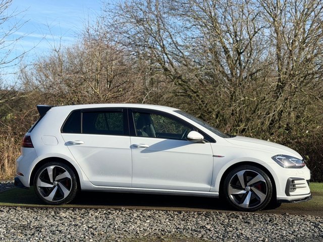 2017 VOLKSWAGEN GOLF - Photo 2
