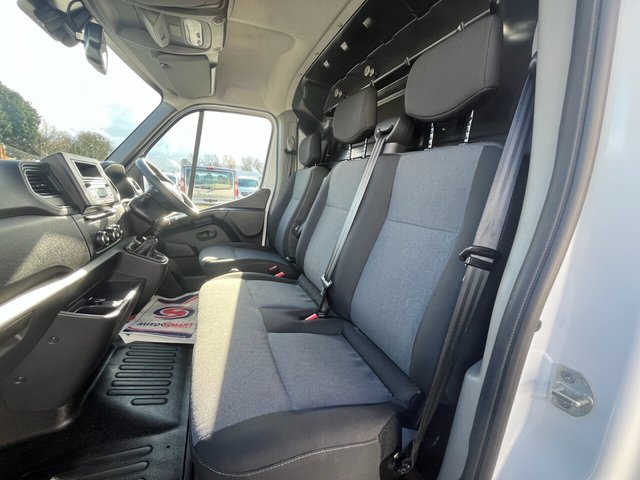 2023 Renault Master 2.3L Business 2dr - Photo 12