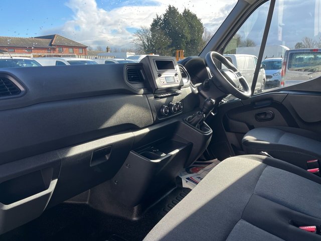 2023 Renault Master 2.3L Business 2dr - Photo 11