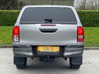 USED 2020 20 TOYOTA HI-LUX 2.4 D-4D Invincible X Pickup Double Cab 4dr Diesel Manual 4WD Euro 6 (s/s) (TSS) (150 ps) ** NO VAT * *  SAT NAV **  2  KEYS