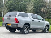 USED 2020 20 TOYOTA HI-LUX 2.4 D-4D Invincible X Pickup Double Cab 4dr Diesel Manual 4WD Euro 6 (s/s) (TSS) (150 ps) ** NO VAT * *  SAT NAV **  2  KEYS