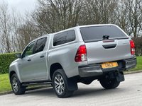 USED 2020 20 TOYOTA HI-LUX 2.4 D-4D Invincible X Pickup Double Cab 4dr Diesel Manual 4WD Euro 6 (s/s) (TSS) (150 ps) ** NO VAT * *  SAT NAV **  2  KEYS
