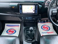 USED 2020 20 TOYOTA HI-LUX 2.4 D-4D Invincible X Pickup Double Cab 4dr Diesel Manual 4WD Euro 6 (s/s) (TSS) (150 ps) ** NO VAT * *  SAT NAV **  2  KEYS