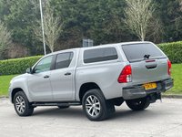 USED 2020 20 TOYOTA HI-LUX 2.4 D-4D Invincible X Pickup Double Cab 4dr Diesel Manual 4WD Euro 6 (s/s) (TSS) (150 ps) ** NO VAT * *  SAT NAV **  2  KEYS