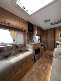 USED COACHMAN VIP 520 